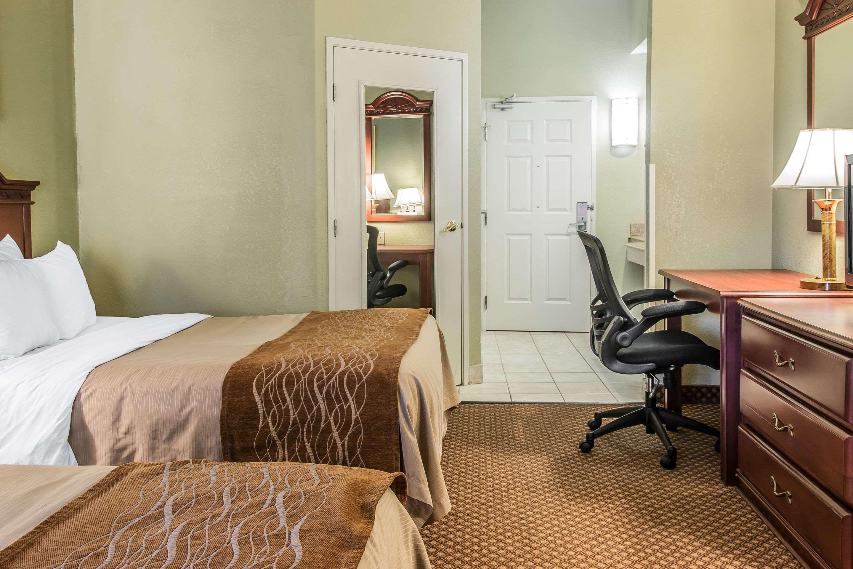 Quality Inn & Suites Ann Arbor Hwy 23 Eksteriør bilde