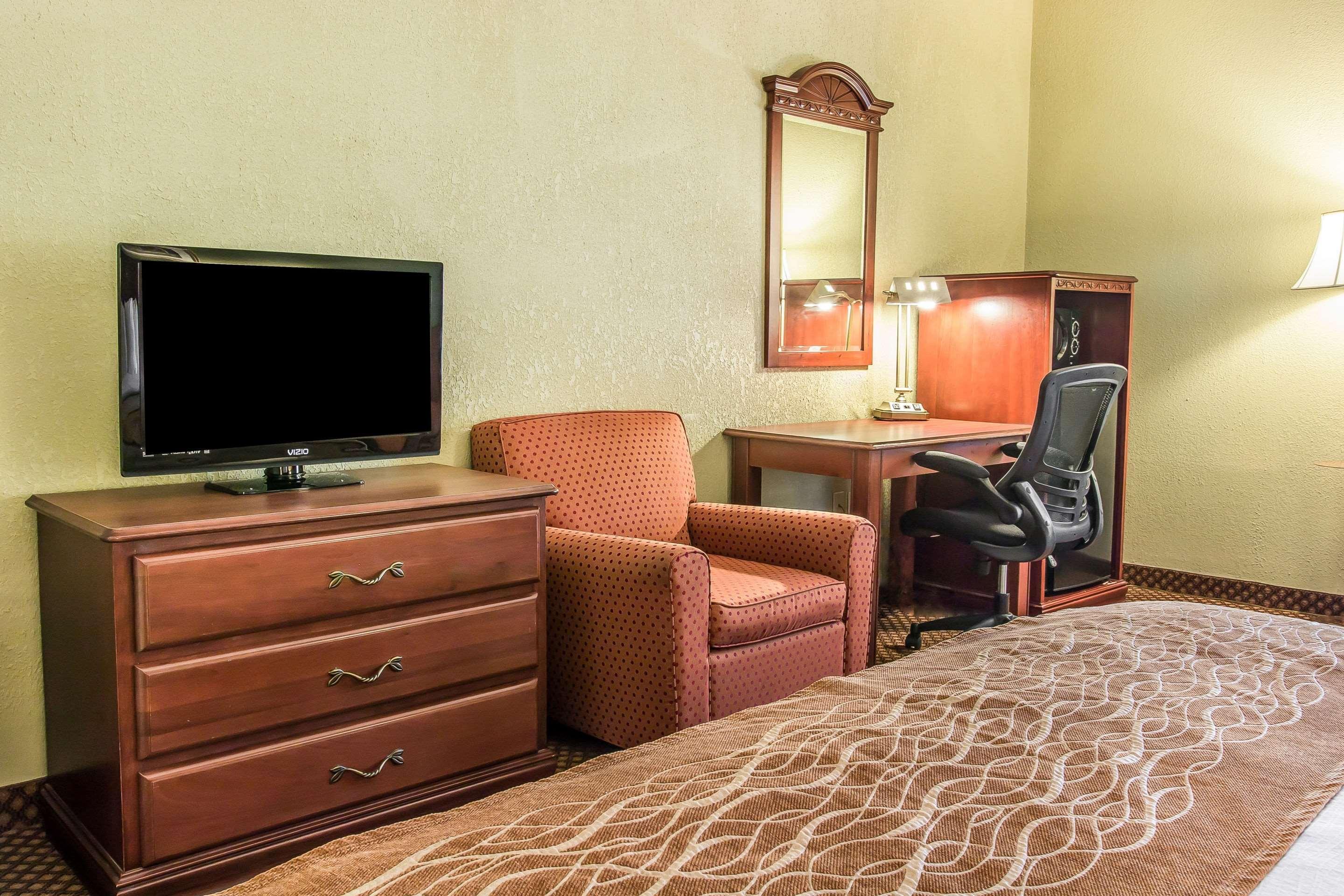 Quality Inn & Suites Ann Arbor Hwy 23 Eksteriør bilde
