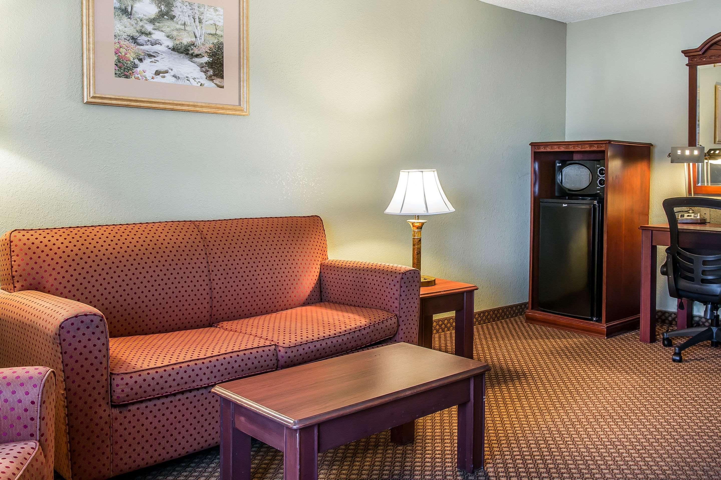Quality Inn & Suites Ann Arbor Hwy 23 Eksteriør bilde