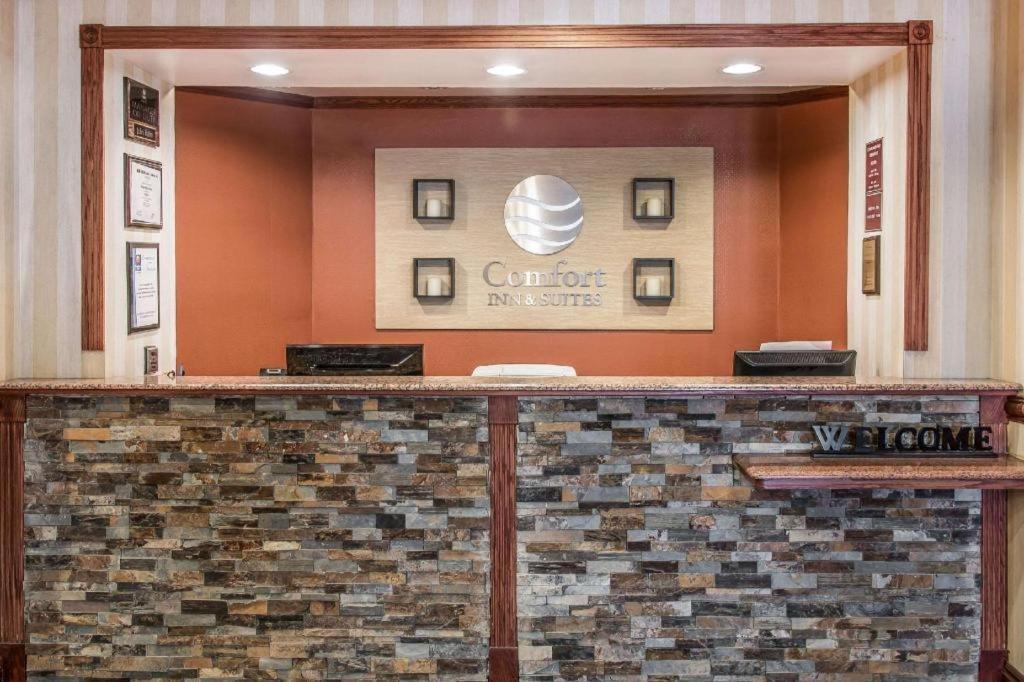 Quality Inn & Suites Ann Arbor Hwy 23 Eksteriør bilde